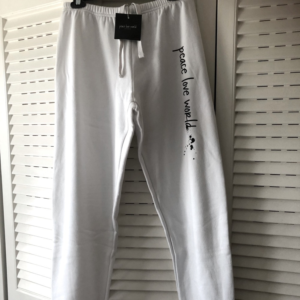 Peace Love World brand new white fleece sweat pants sz small